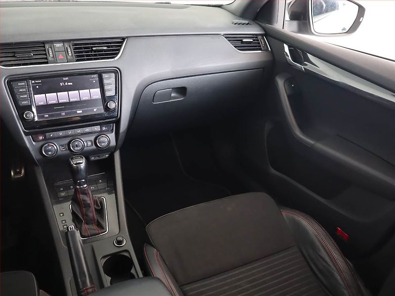 Škoda Octavia (2014) RS 2.0 TDI, Automat, Navi - fotka 8 z 25