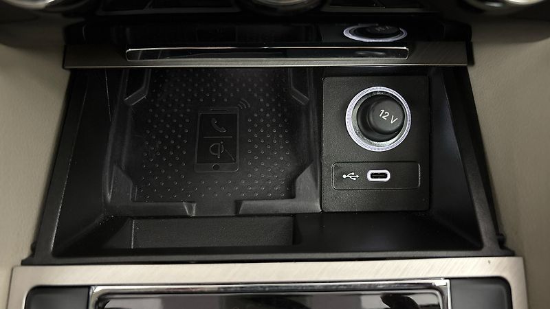 Škoda Superb 2.0 TDI DSG 4x4 Style Combi - fotka 26 z 34