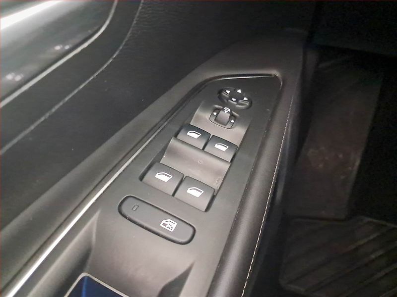 Peugeot 3008 (2018) 1.2 PureTech, Serv.kniha, Kůže - fotka 15 z 16