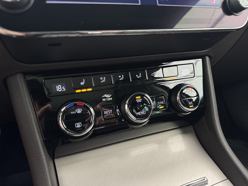 Škoda Superb 1.4tsi*Plug-In*160kw*L&K*PANO* - fotka 27 z 44