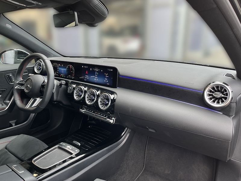 Mercedes-Benz Třídy A A-Třída 250e EQ AMG Style - fotka 15 z 21