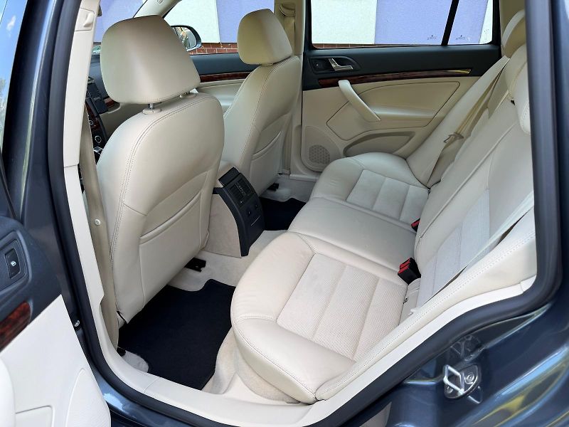 Škoda Octavia 2,0 TDi combi / servis.kn. / - fotka 12 z 37