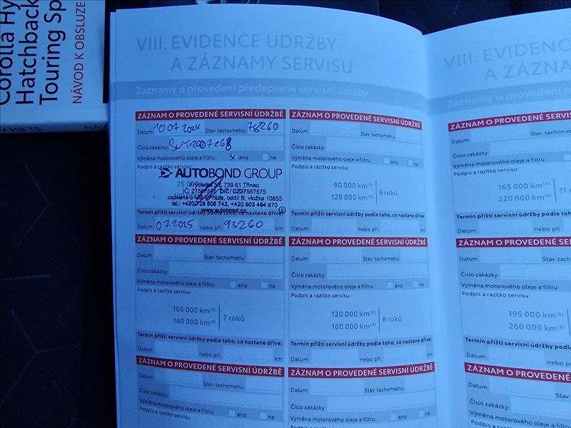 Toyota Corolla 1.8 Hybrid Comfort, ČR,1.Maj. - fotka 45 z 46