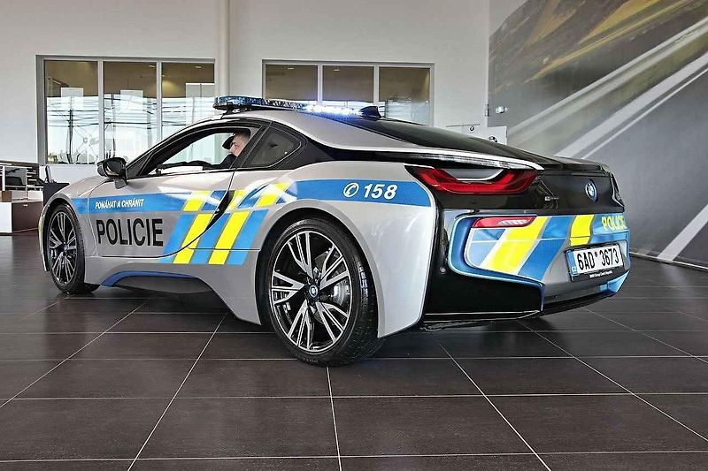 BMW i8 ve službách Policie ČR.