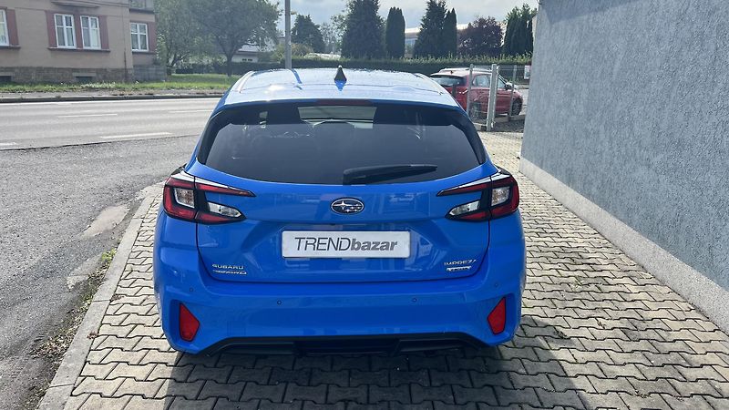 Subaru Impreza 2.0 e-Boxer ACTIVE CVT 4X4 - fotka 6 z 12