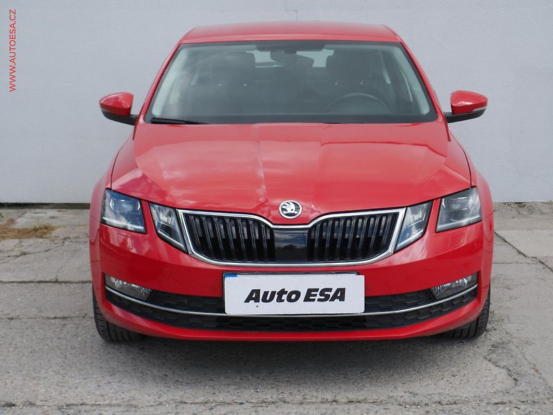 Škoda Octavia (2019) 1.6 TDi, ČR, Style, LED - fotka 2 z 18