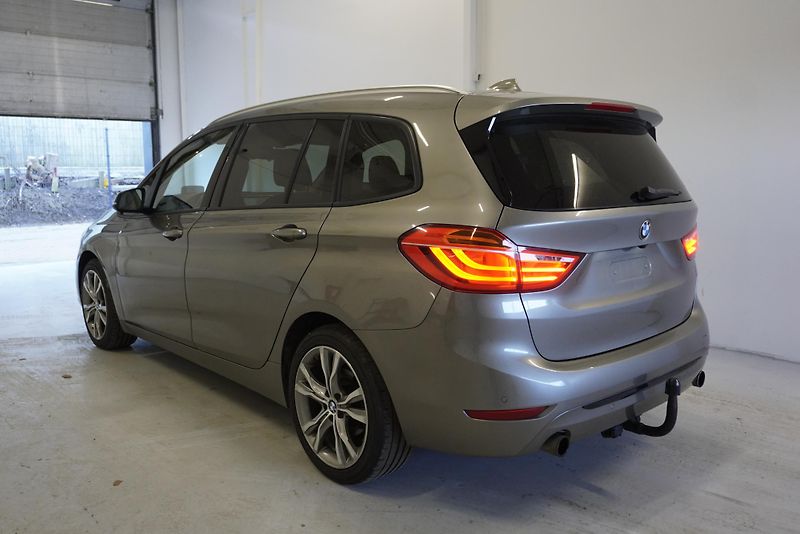 BMW Řada 2 2,0 GRAN TOURER - fotka 7 z 33