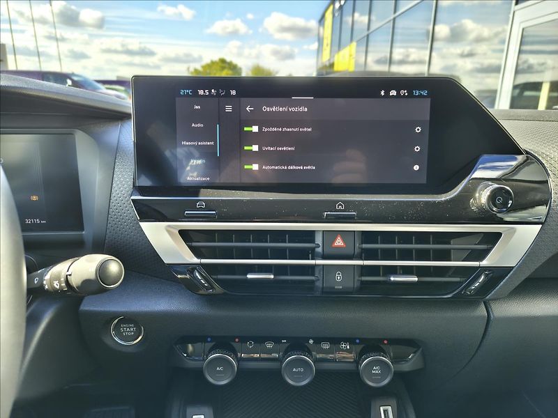 Citroën C4 1,2   EAT8 MAX - fotka 19 z 21
