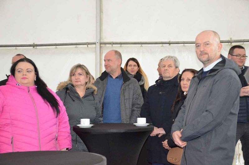 Slavnostní zahájení stavby dalšího úseku dálnice D7 se konalo v pátek 6. prosince v Třebízi.