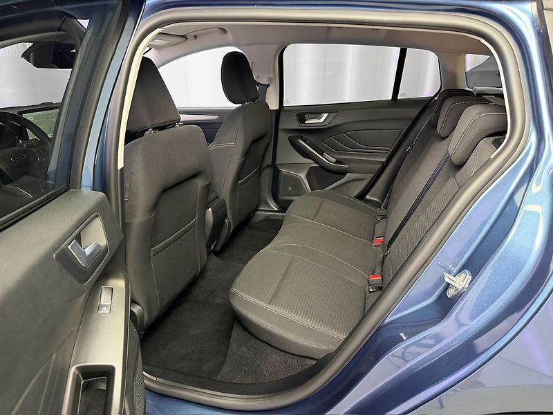 Ford Focus 1.0 ECOBOOST  A/T TITANIUM, NA - fotka 12 z 23