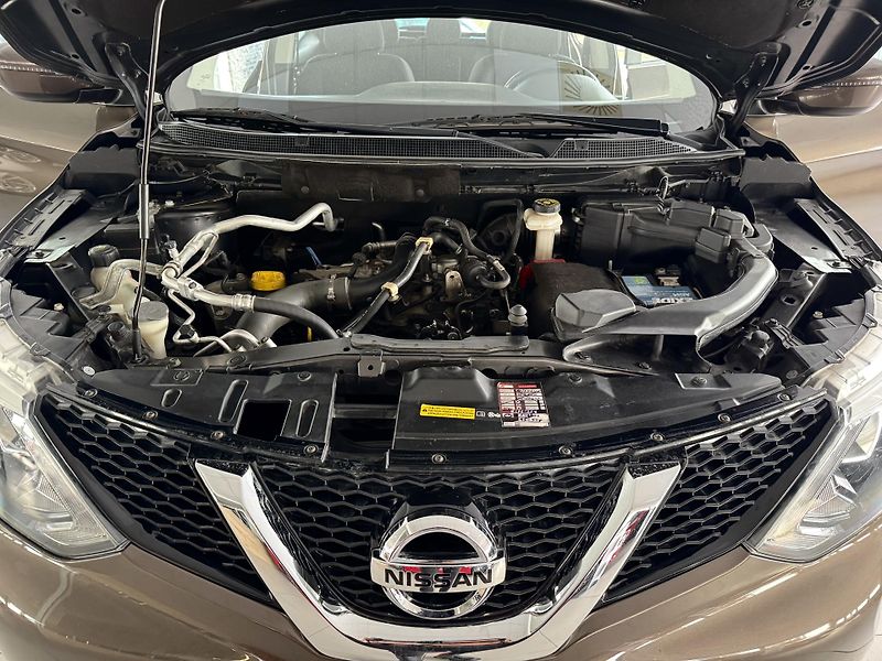 Nissan Qashqai 1,2DIG-T*Navi*Kamera*Tažné*ČR - fotka 32 z 32