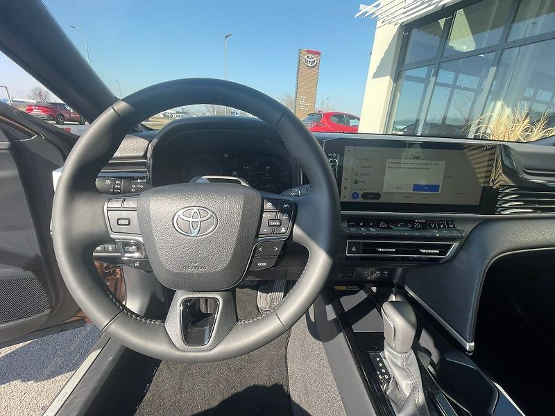Toyota Camry 2.5 Hybrid Automat Executive - fotka 15 z 22