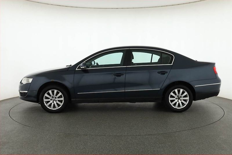 Volkswagen Passat (2009) 2.0 TDI, po STK - fotka 3 z 13