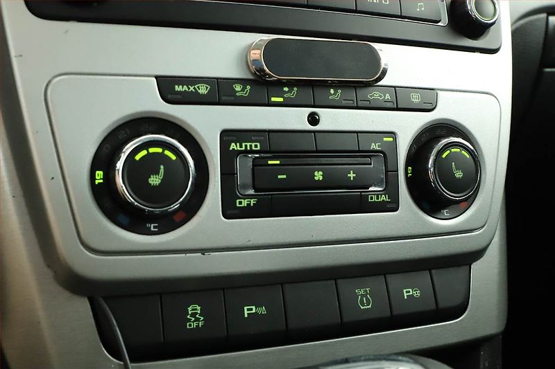 Škoda Yeti (2010) Elegance 1.2 TSI, Automat - fotka 12 z 16