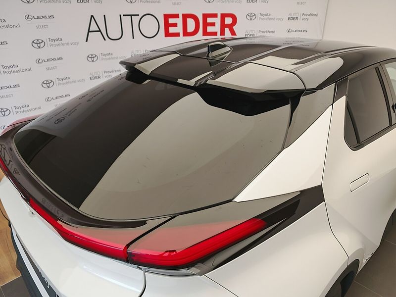 Toyota C-HR 2.0 Hybrid 4x4 Executive - fotka 8 z 44
