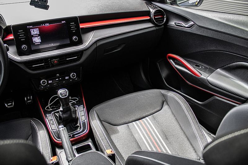 Škoda Fabia Monte Carlo - fotka 35 z 37