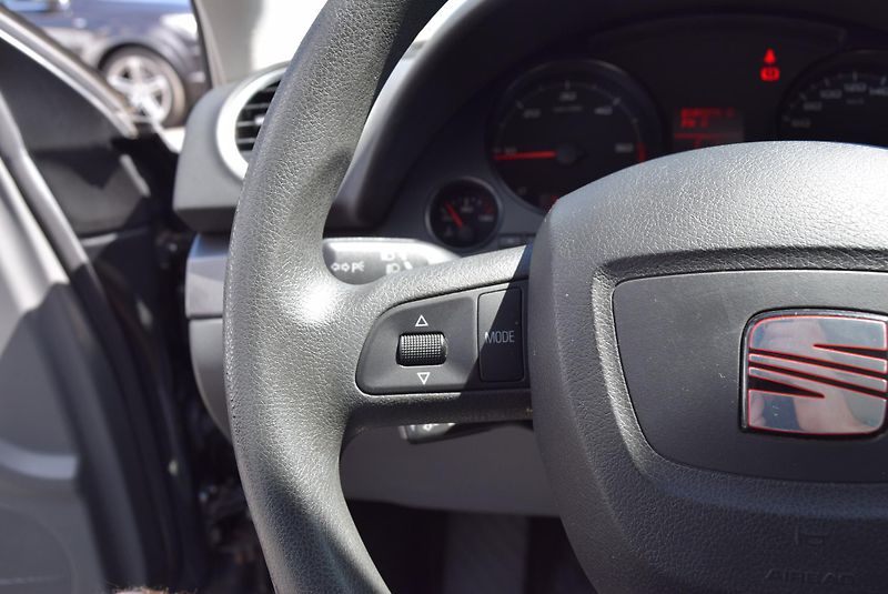 Seat Exeo (2010) 2.0TDI 88kw REFERENCE VÝHŘEVY - fotka 26 z 44
