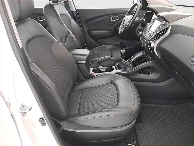 Hyundai ix35 (2015) 1.6 GDI, Serv.kniha, Kůže - fotka 9 z 18