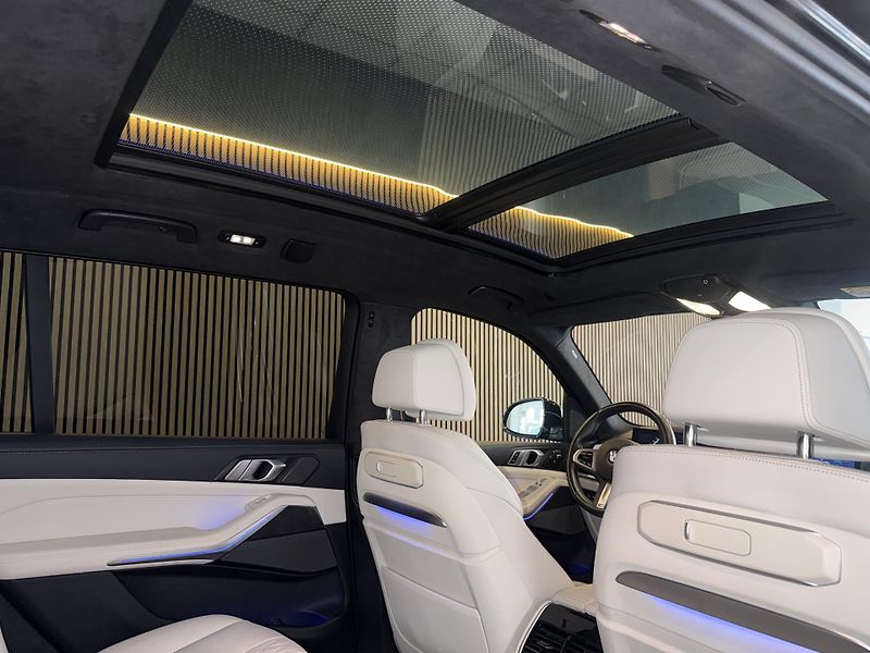 BMW X7 40d M Tažné Masáž Pano Záruka - fotka 20 z 48