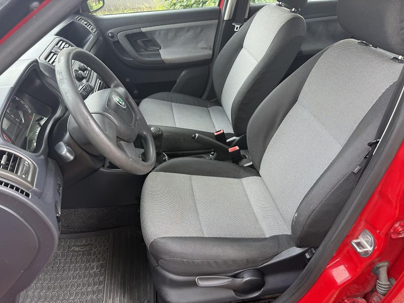 Škoda Fabia 1,2HTP Klimatizace - fotka 11 z 19