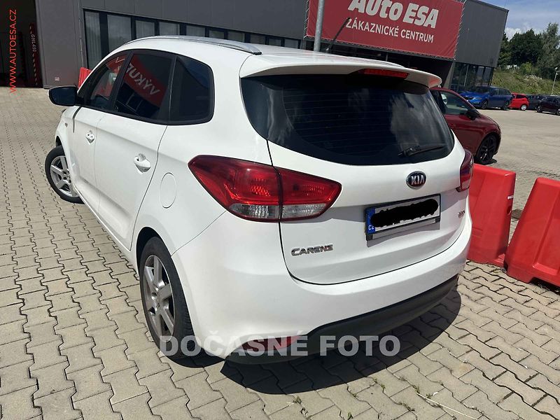 Kia Carens (2014) 1.7 CRDi, AC - fotka 2 z 3