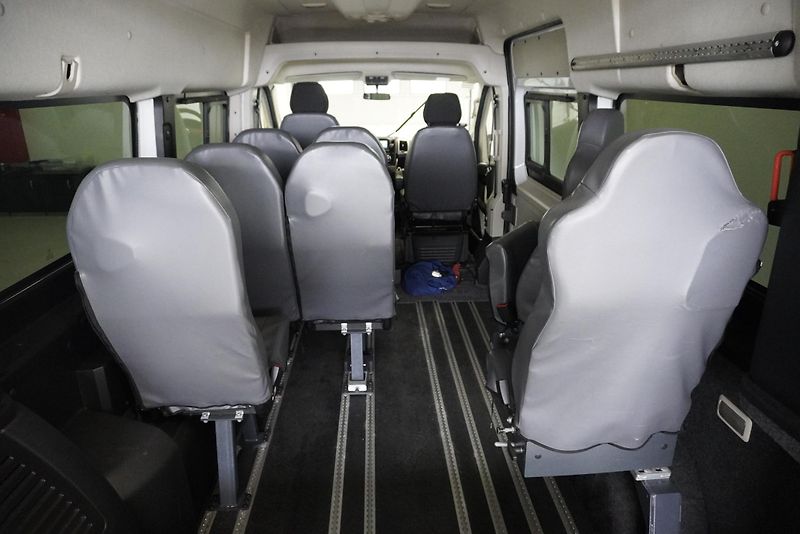 Fiat Ducato 2.3 9MÍST VZADU HYDR. PLOŠINA - fotka 8 z 24