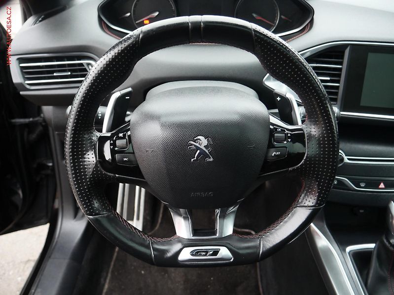 Peugeot 308 (2015) 2.0 HDi, 2.maj, AT, navi, LED - fotka 16 z 20