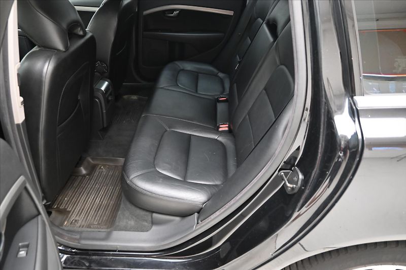 Volvo V70 2,0 120kW D4 Manuál Tažné - fotka 14 z 29