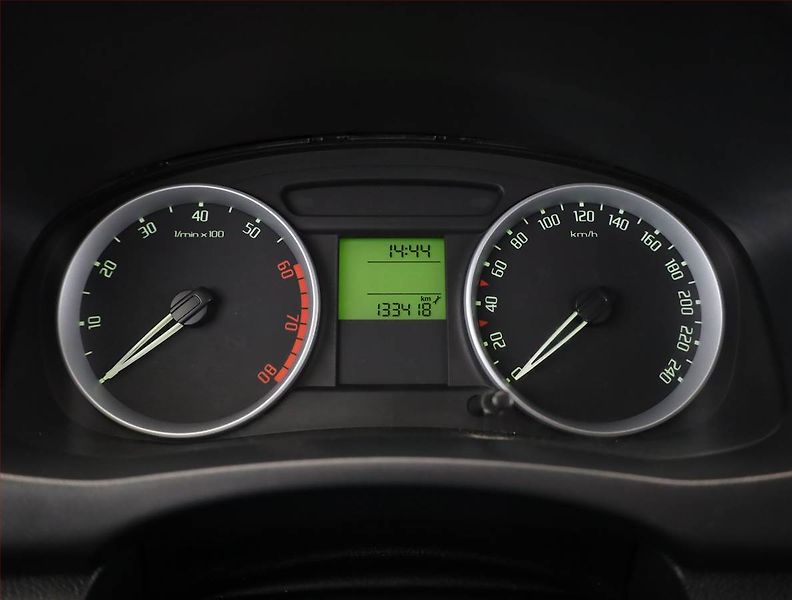 Škoda Fabia (2008) 1.2, po STK, levný provoz - fotka 8 z 13