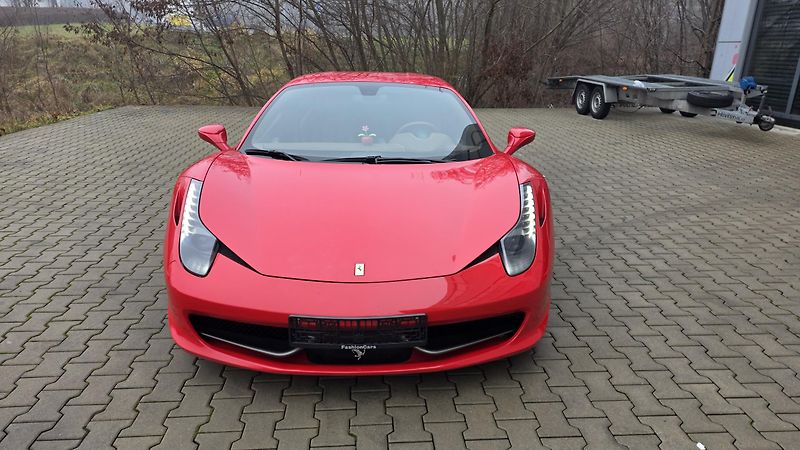 Ferrari 458 (2010) TOP STAV PRAVIDELNÝ SERVIS - fotka 2 z 14