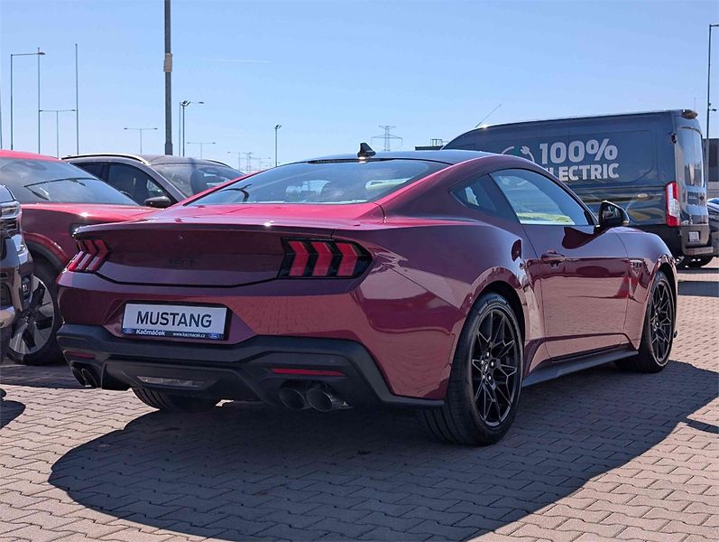 Ford Mustang (2026) V8 GT, Fastback, 5.0 GT 328 kW - fotka 5 z 24