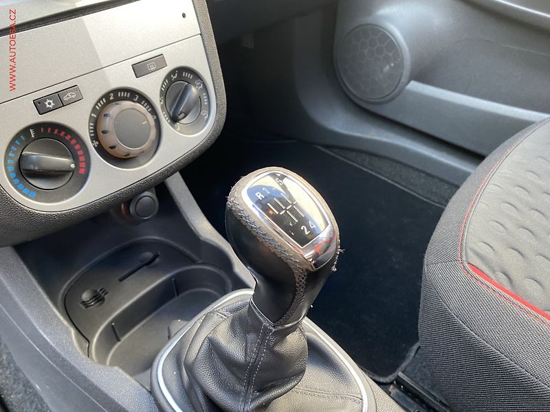 Opel Corsa (2007) 1.6 T, GSI - fotka 16 z 16