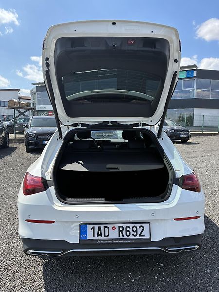 Mercedes-Benz CLA (2024) 200d shooting brake - fotka 5 z 15