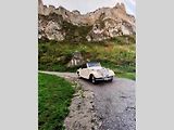 Bořivoj Zábřeský s Tatrou 57B roadster na výetě pod Spišským hradem