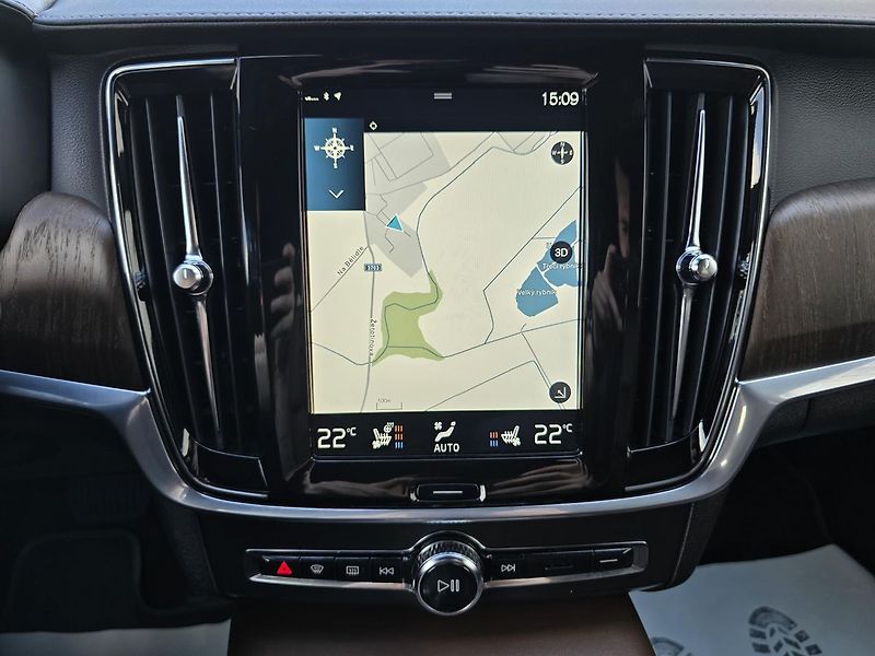 Volvo V90 221kW B6 4x4 R-DESIGN -DPH - fotka 17 z 45