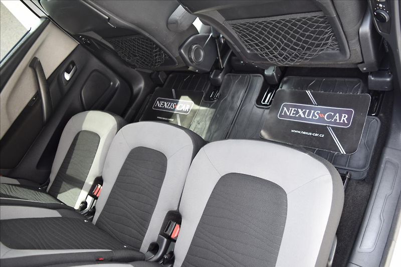 Citroën C4 Picasso 2,0 HDI 110KW AUTOMAT 7MÍST - fotka 20 z 48