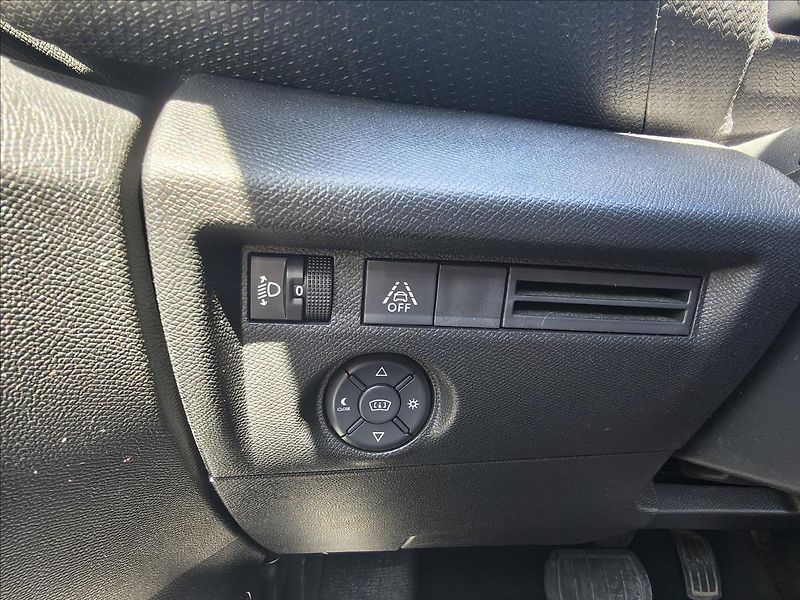 Citroën C4 1,5   SHINE Pack - fotka 19 z 22