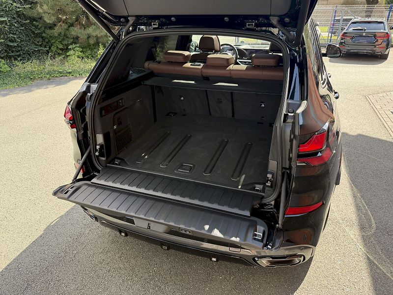 BMW X5 xDrive40d M-PRO Individual AIR - fotka 42 z 53