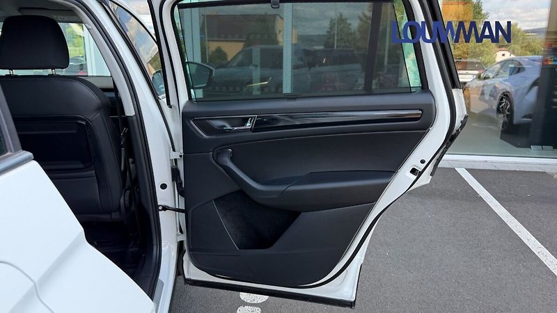 Škoda Kodiaq 2,0 DSG STYLE PLUS AWD - fotka 25 z 32