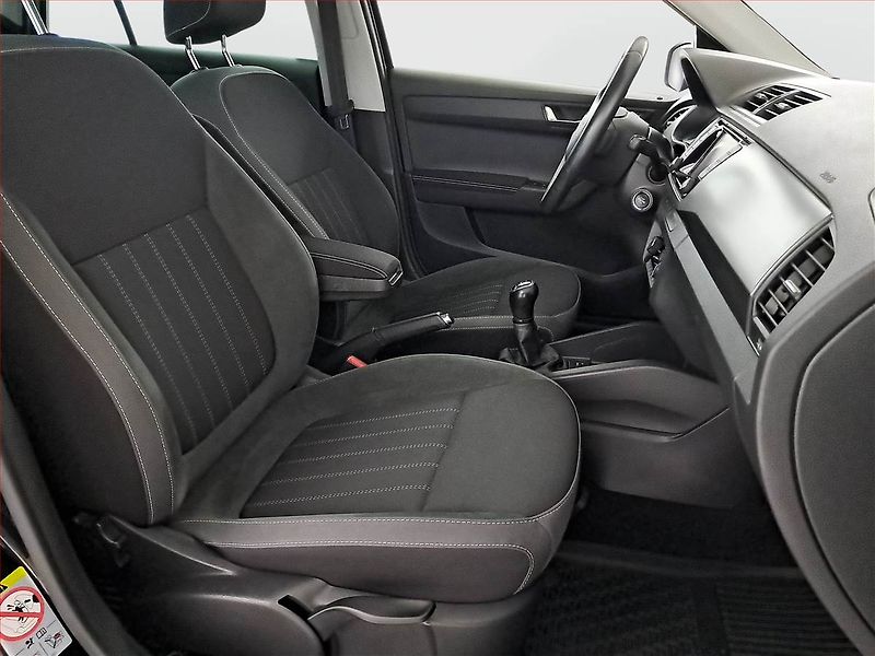 Škoda Fabia (2019) Style 1.0 TSI, Navi, Tempomat - fotka 9 z 19