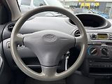 Toyota Yaris 1.0 Terra - náhled 8