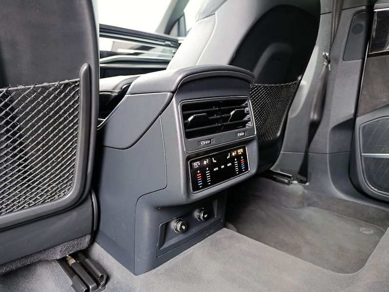 Audi Q8 50TDI S-LINE NIGHT ČR DPH - fotka 13 z 36