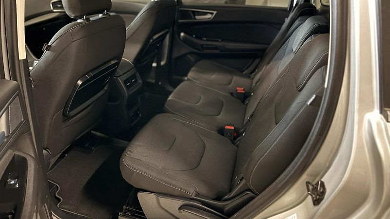 Ford S-MAX (2023) 2.5 HYBRID,TITANIUM,ZÁRUKA - fotka 17 z 35