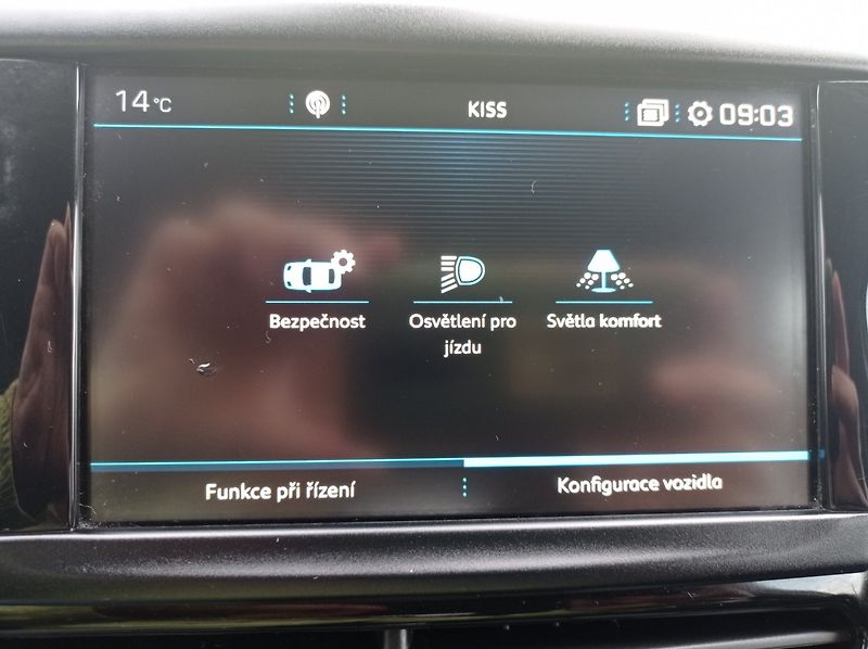 Peugeot 2008 1.5 75kW/Navi/1Maj/TOP - fotka 32 z 40