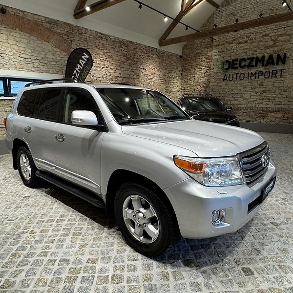 Toyota Land Cruiser (2013) - fotka 2 z 33