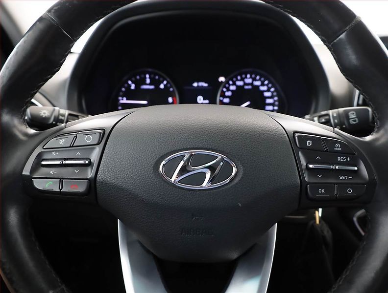 Hyundai i30 (2017) 1.6 CRDi, Tempomat - fotka 8 z 17