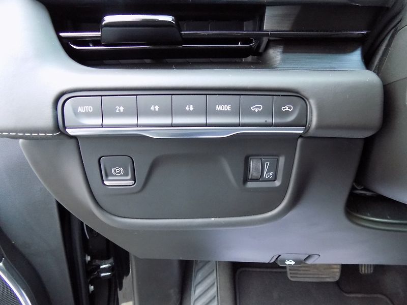 Cadillac Escalade (2022) 6.2/V8/4WD/Sport Platinum/ČR/ - fotka 26 z 50