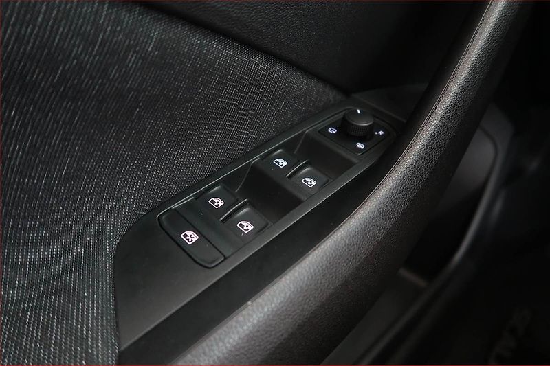 Škoda Scala (2023) 1.5 TSI, Automat, ČR,1.maj - fotka 16 z 16