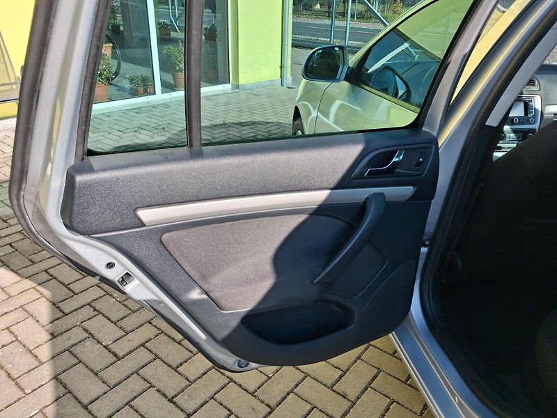 Škoda Octavia (2012)  FACE NAVI VYHŘ.SED NOVÁ STK - fotka 16 z 36