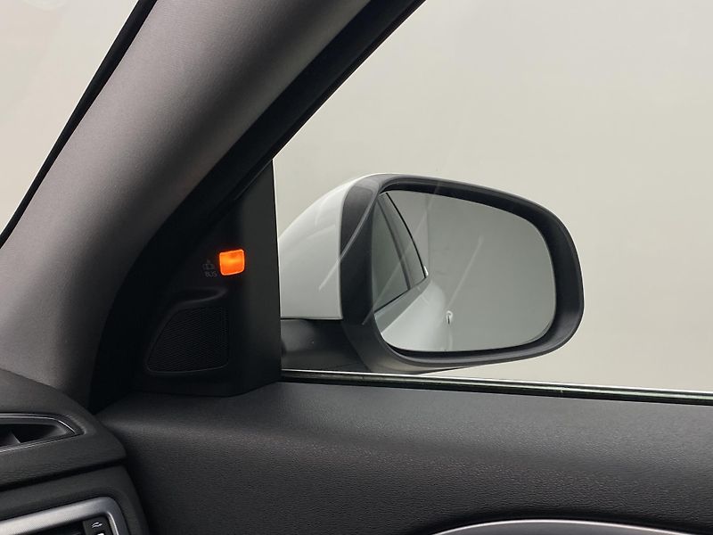 Volvo V70 D4 AWD MOMENTUM REZERVACE - fotka 32 z 46